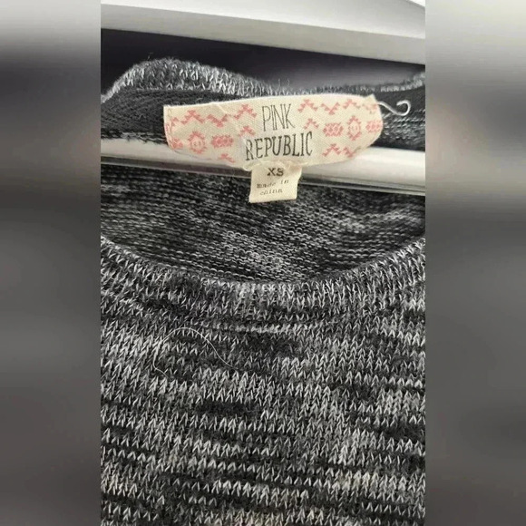 Womens lightweight pullover long sleeve knitted shirt size XS - Picture 3 of 3